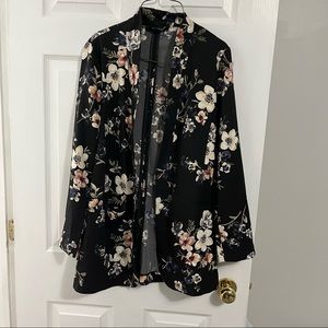 DYNAMITE || Floral Blazer Size M